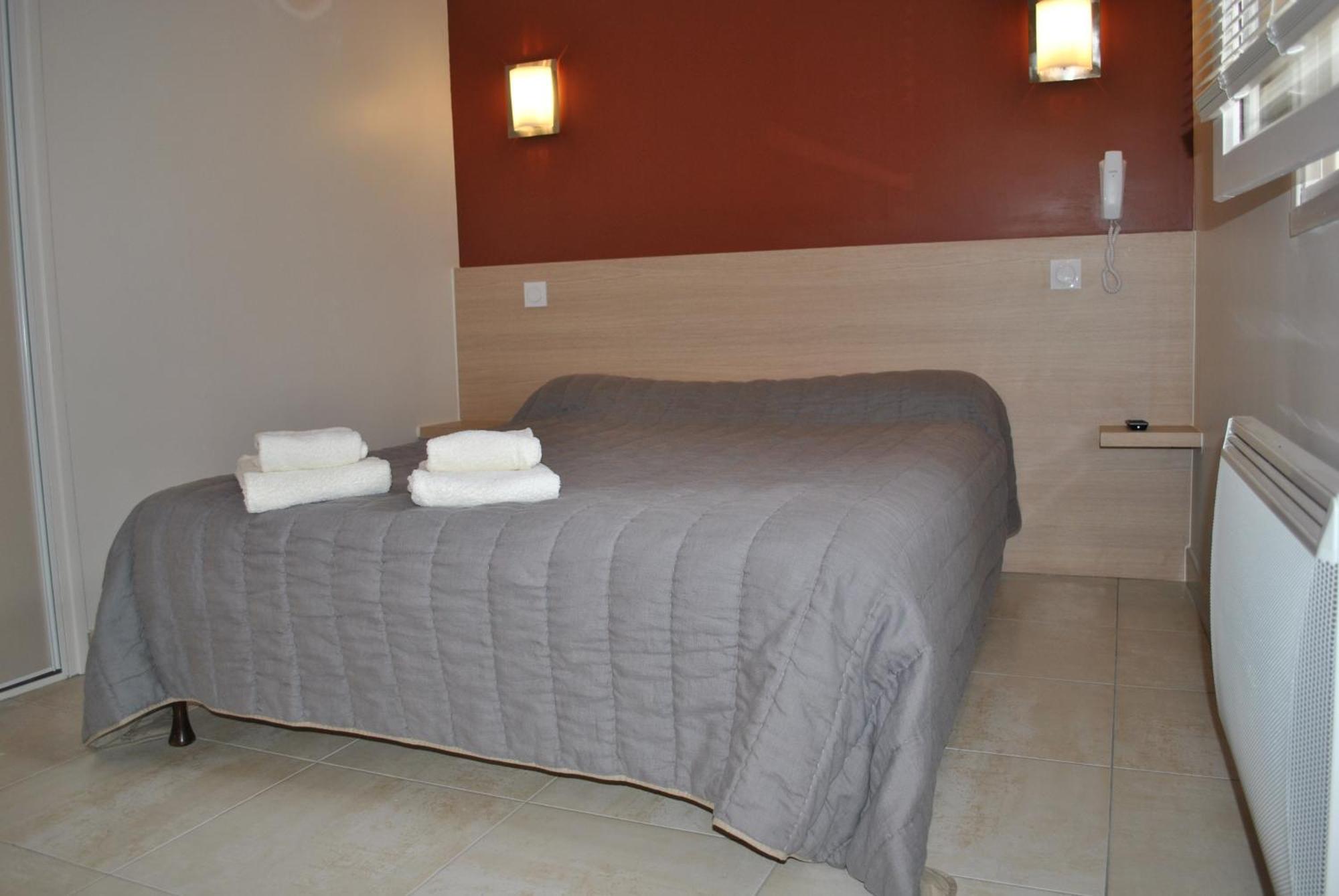 Logis Hotel Restaurant Le Flamant Rose Camargue Albaron Exterior foto