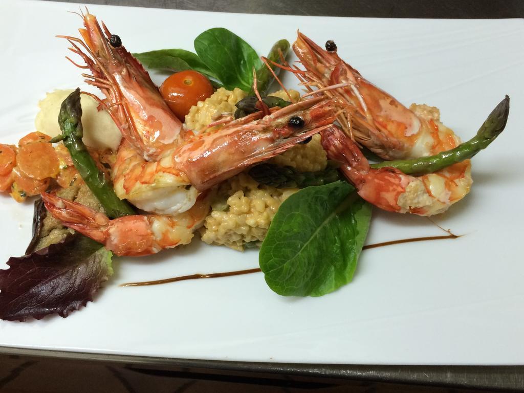 Logis Hotel Restaurant Le Flamant Rose Camargue Albaron Exterior foto